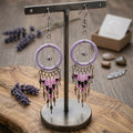 Boucles d'oreilles Attrape-rêves perlées violet clair