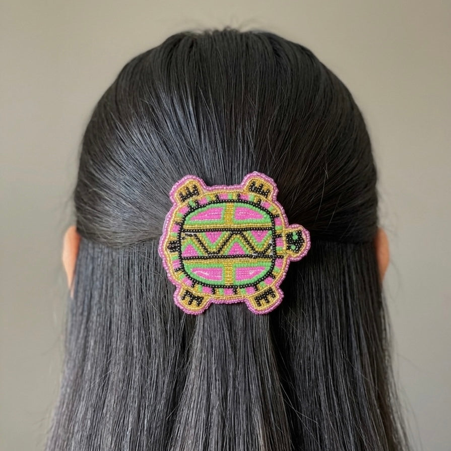 Barrette tortue perlée accent vert