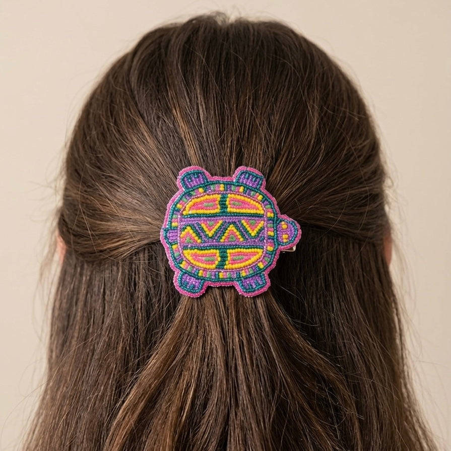Barrette tortue perlée accent rose