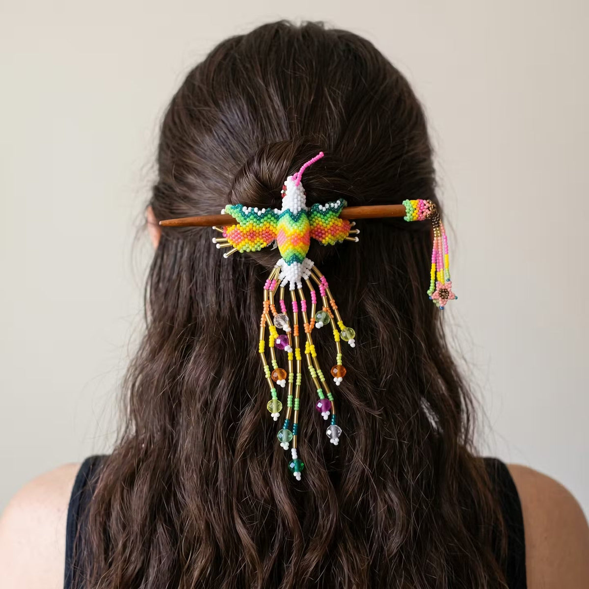 Pique à cheveux orné de perles Colibri blanc