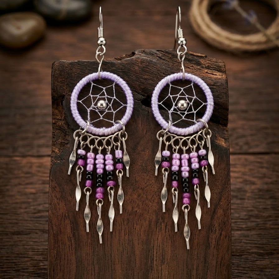 Boucles d'oreilles Attrape-rêves perlées violet clair