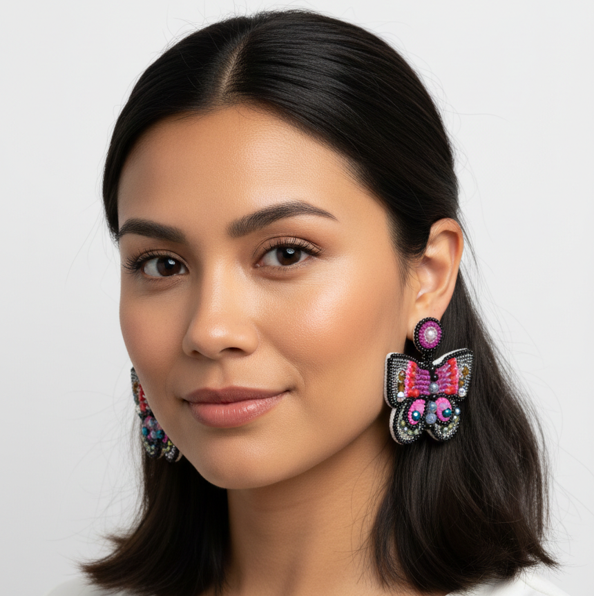Boucles d'oreilles papillon perlées – Noir et rose