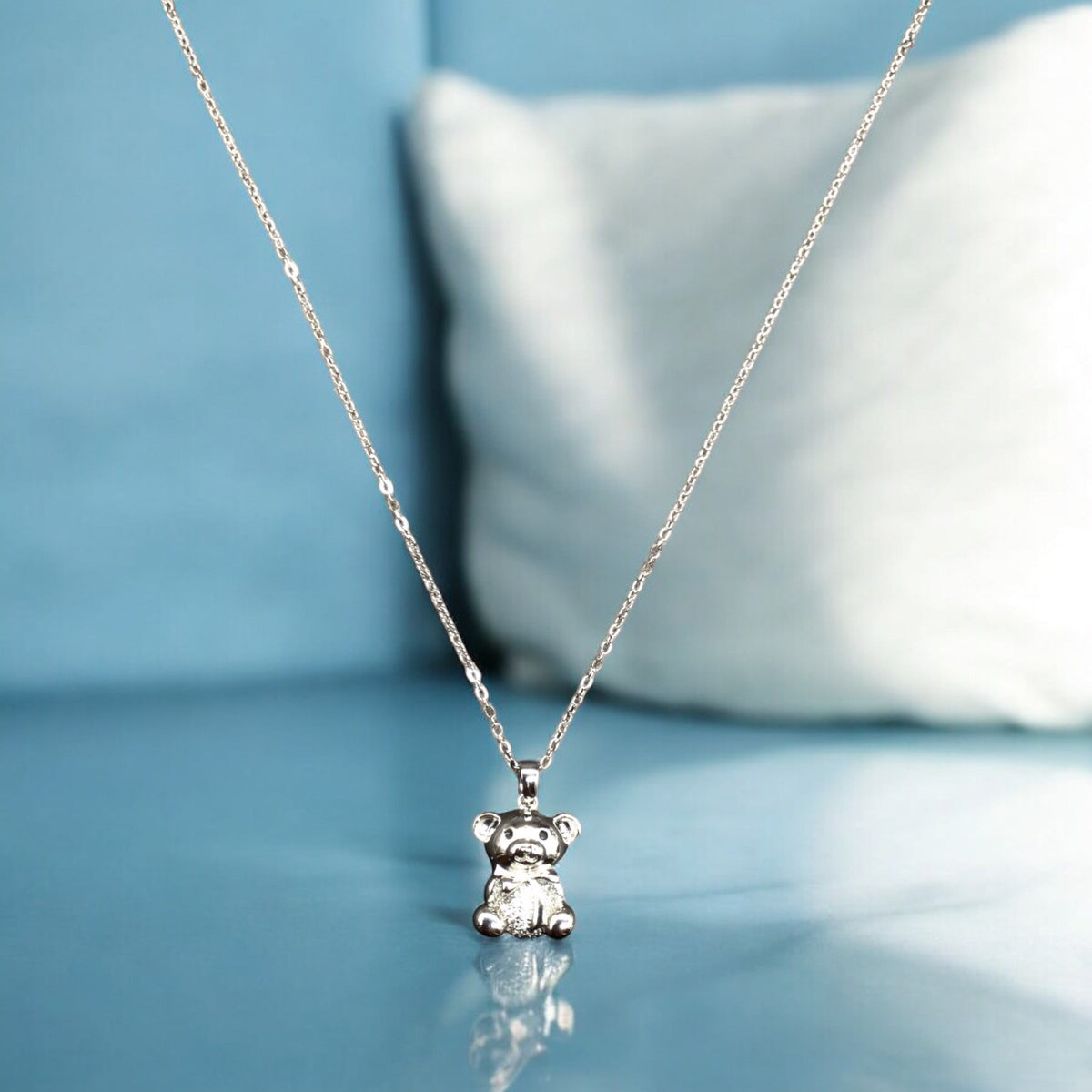 Colliers pendentifs en acier inoxydable avec petit ours et longue chaîne