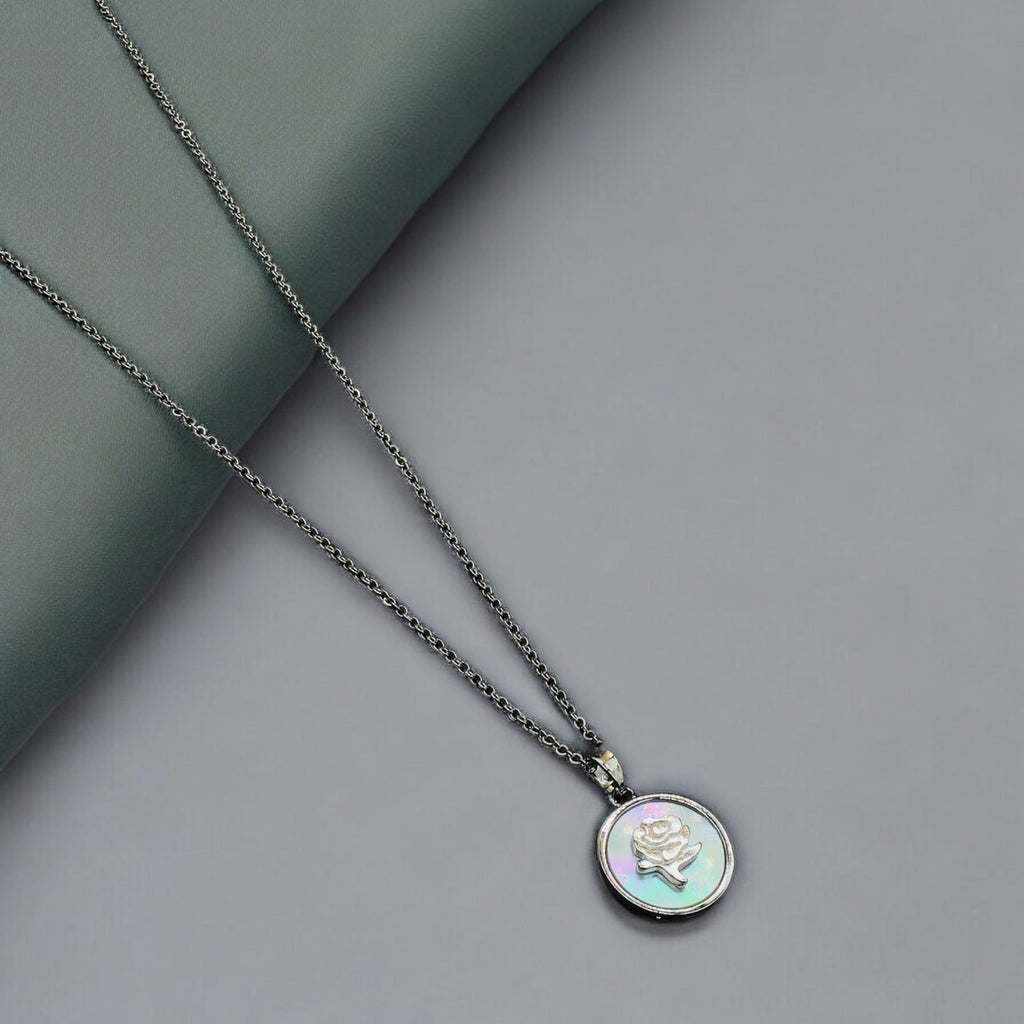 Pendentifs en acier inoxydable Fleur avec longue chaîne