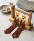 Boucles d'oreilles perlées ours autochtone jaune-brun