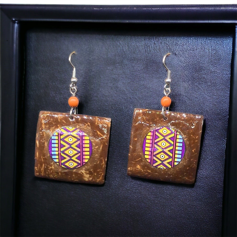 Boucles d'oreilles carrées en bois peintes en mauve OLDTRIBES™