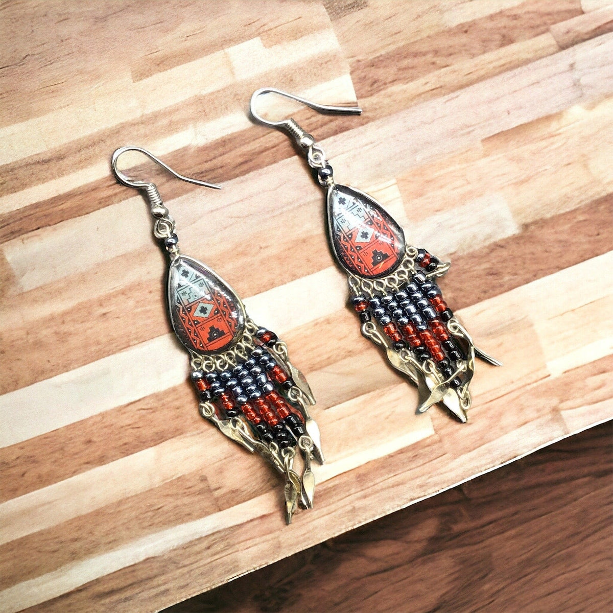 Boucles d'oreilles OldTribes™ petites en forme de goutte d'eau rouges de style sud-ouest