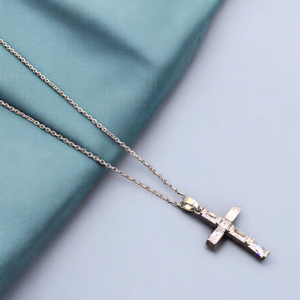 Pendentifs croix en acier inoxydable avec longue chaîne