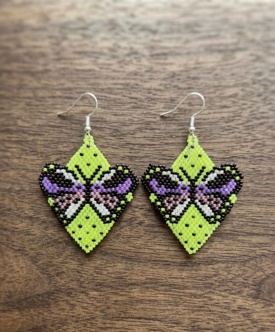 Boucles d'oreilles papillon perlées (vert)