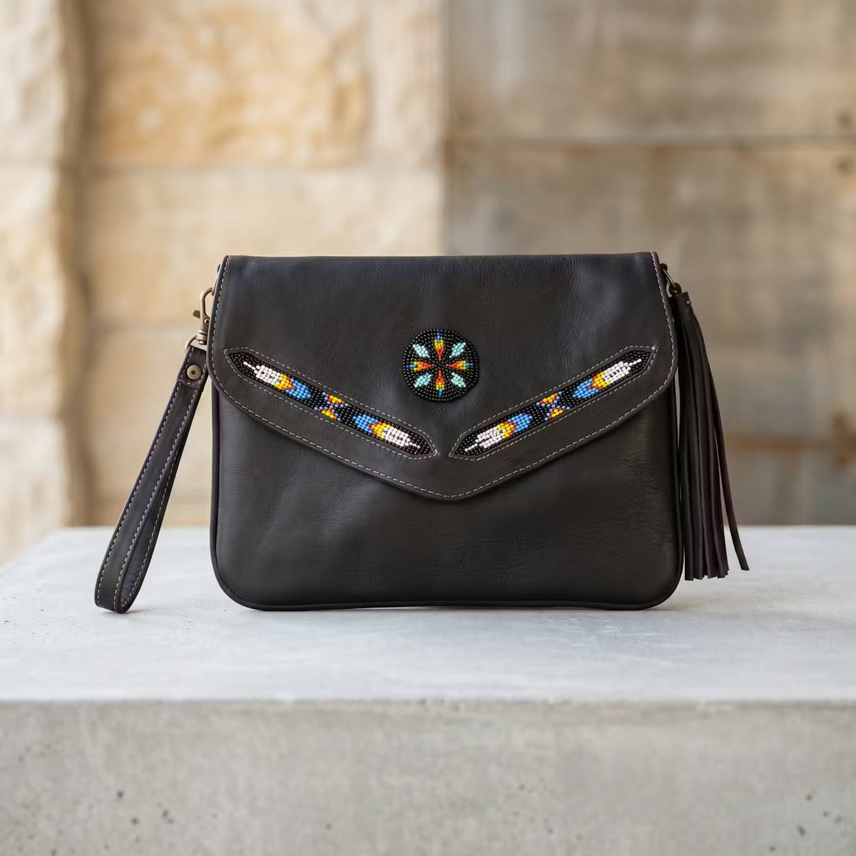 Sac bandoulière en cuir avec perles (marron chocolat)