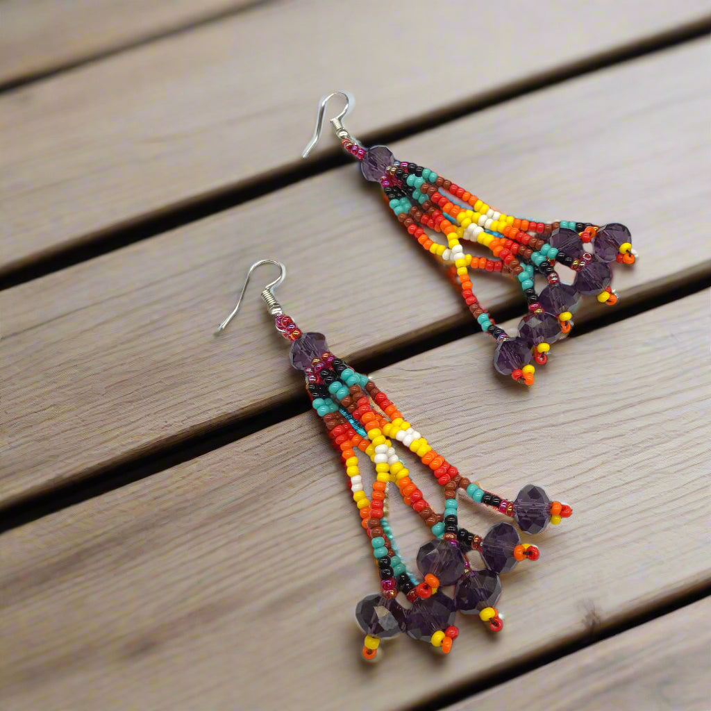 Boucles d'oreilles pendantes violettes à six rangs de perles en cascade