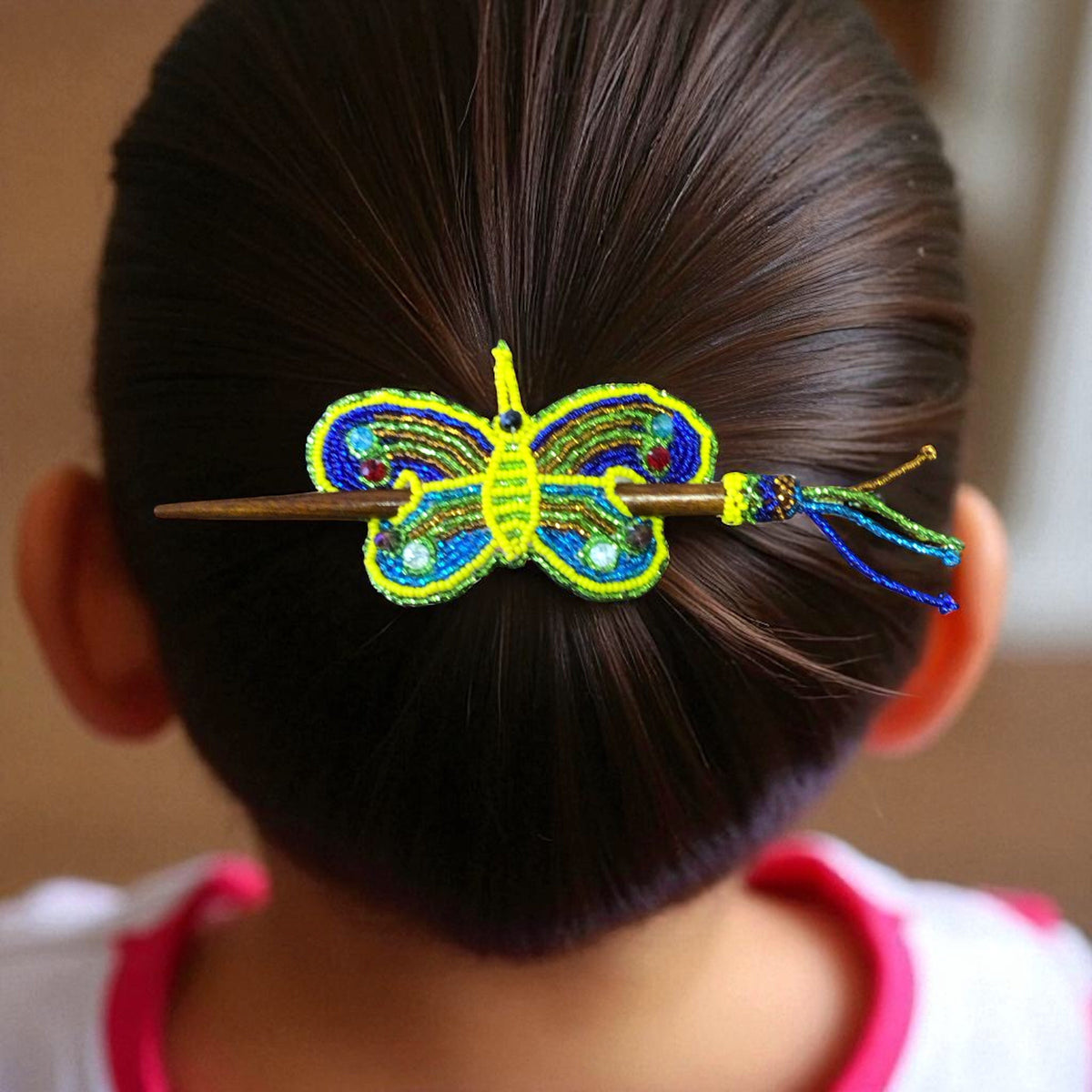 Barrette papillon faite à la main en perles jaune-vert