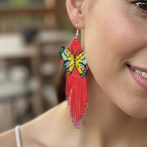 Boucles d'oreilles Ailes dansantes rouges perlées