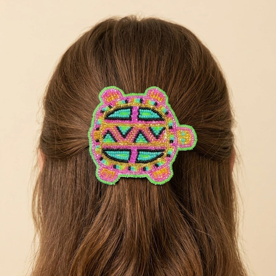 Barrette tortue perlée accent vert