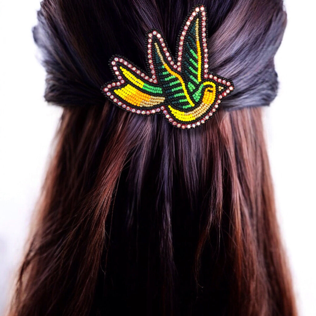 Barrette colibri perlée jaune et verte