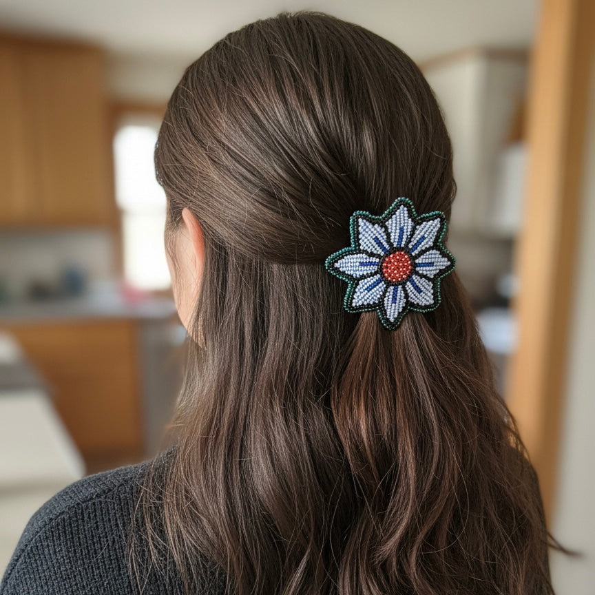 Barrette fleur à perles bleues