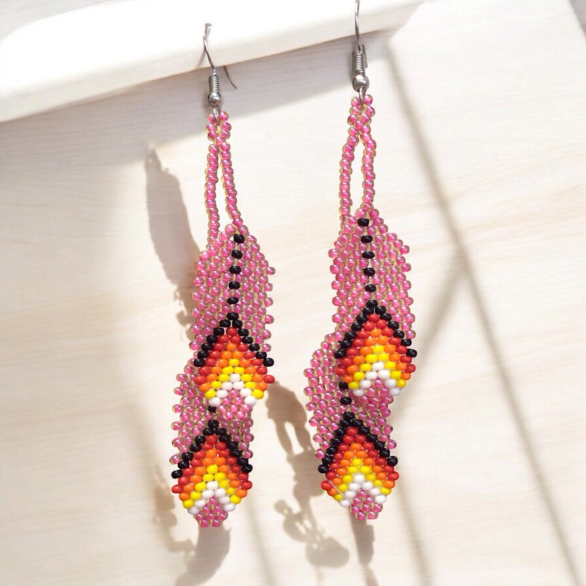 Boucles d'oreilles perlées OldTribes™ rose vif