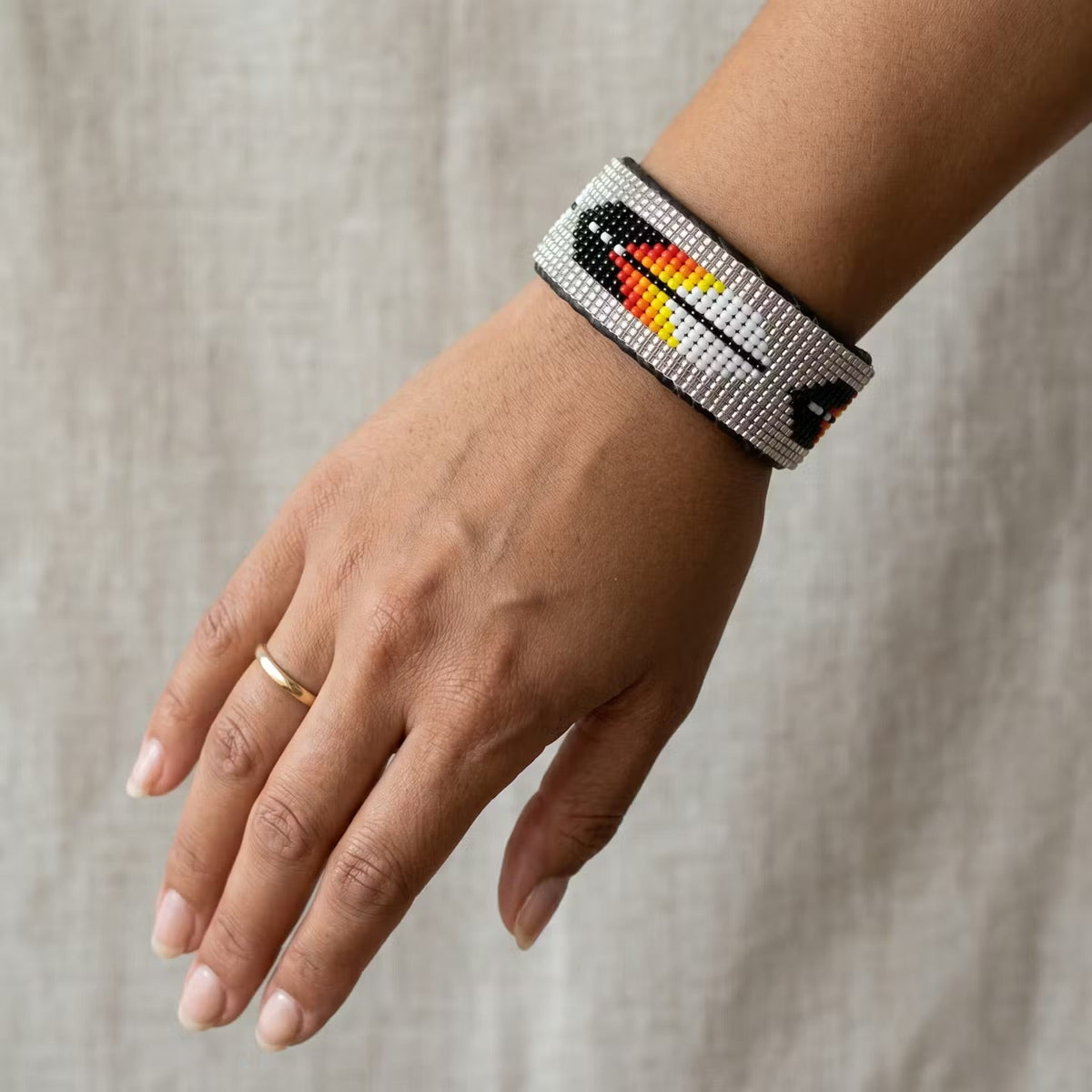 Bracelet manchette perlée (argent)
