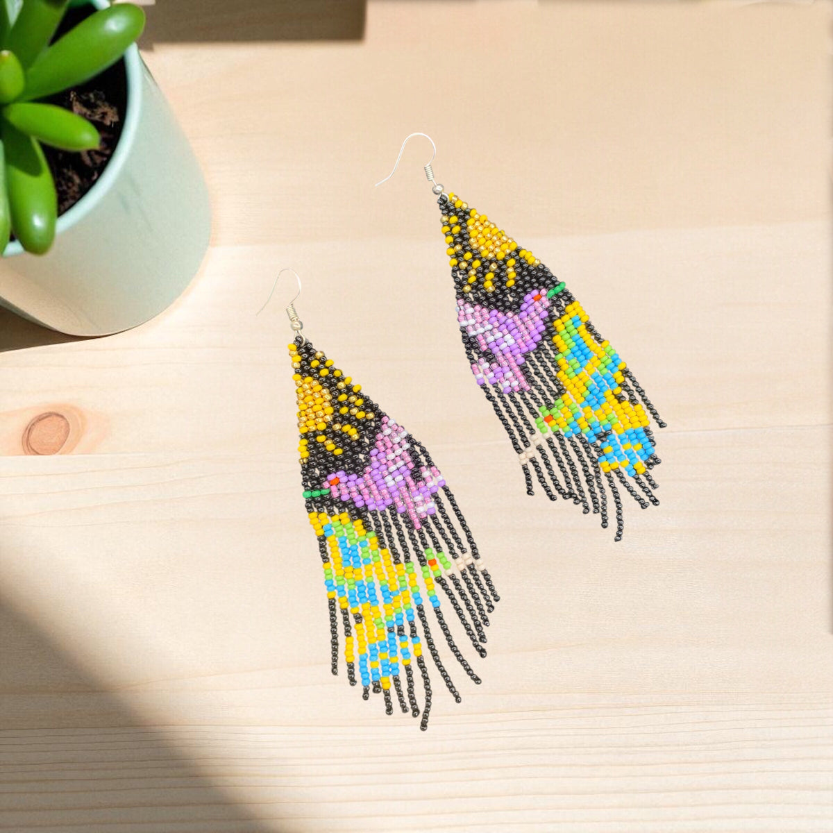 Boucles d'oreilles brodées « Danseuse Ciel noir »