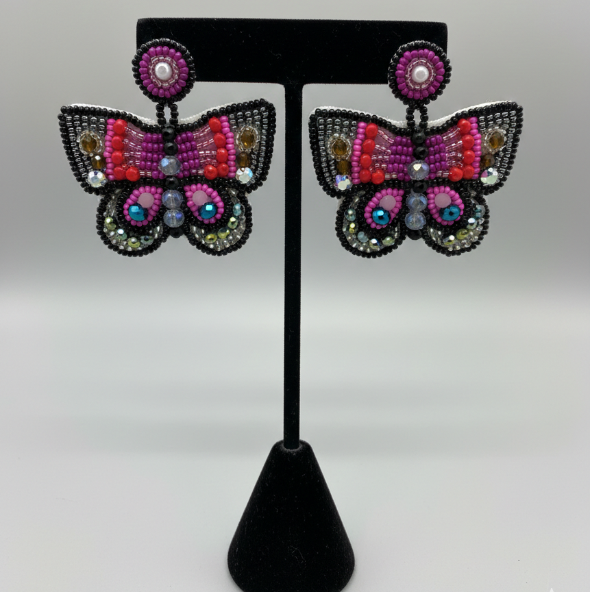 Boucles d'oreilles papillon perlées – Noir et rose