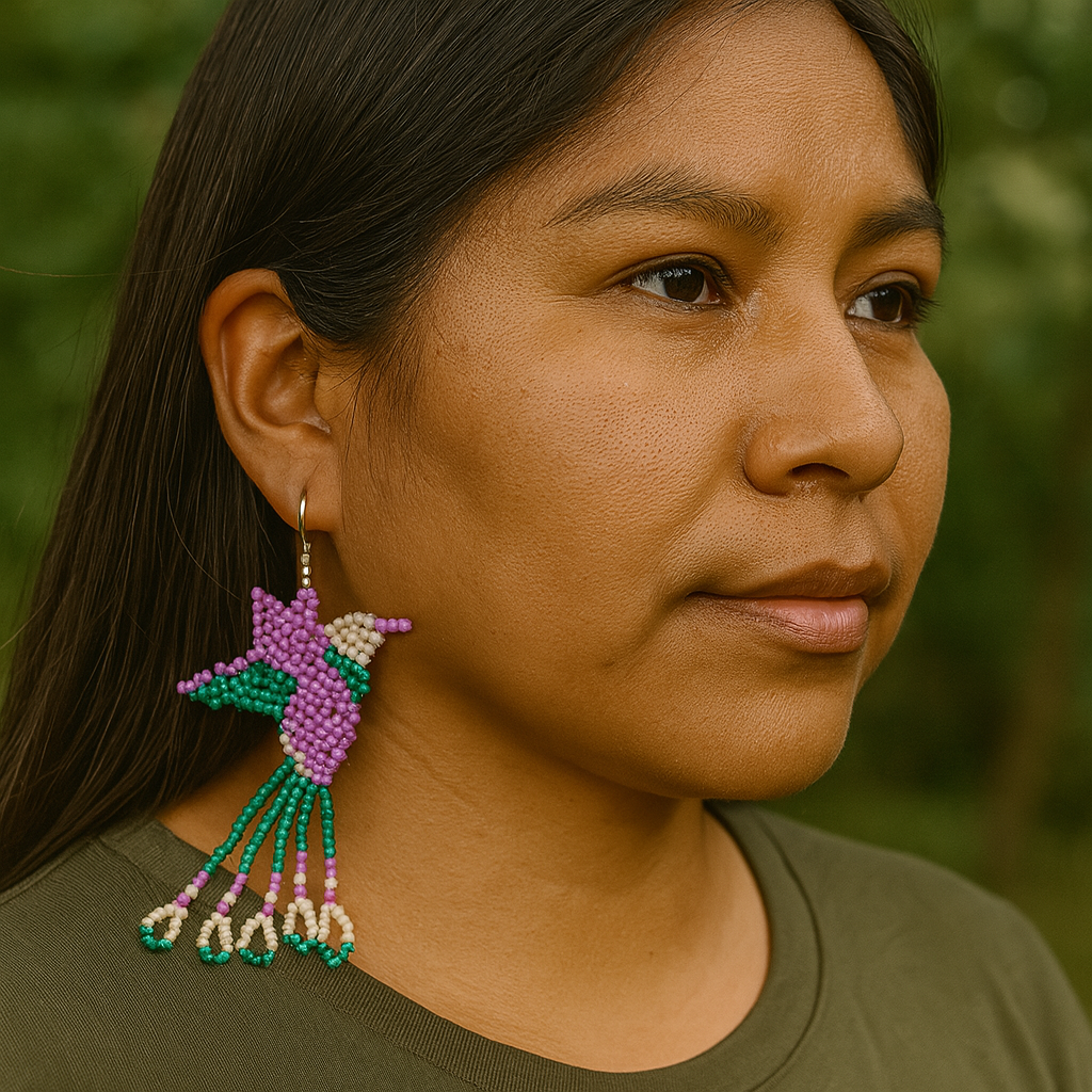 Boucles d'oreilles colibri perlées faites à la main – Violet et turquoise
