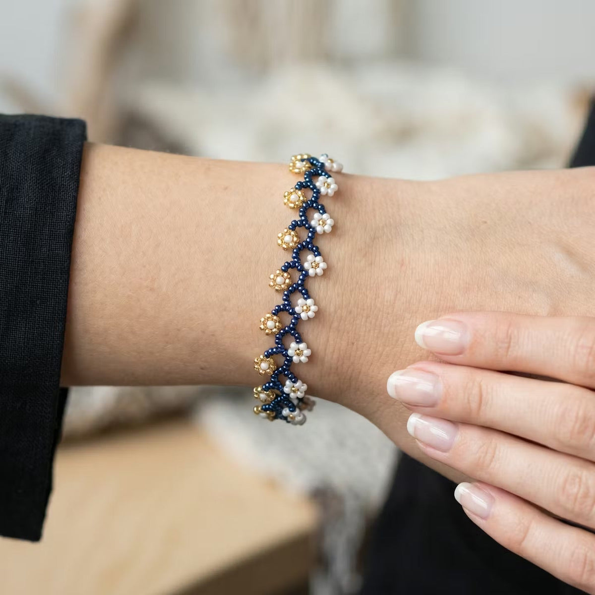 Bracelet floral artisanal bleu