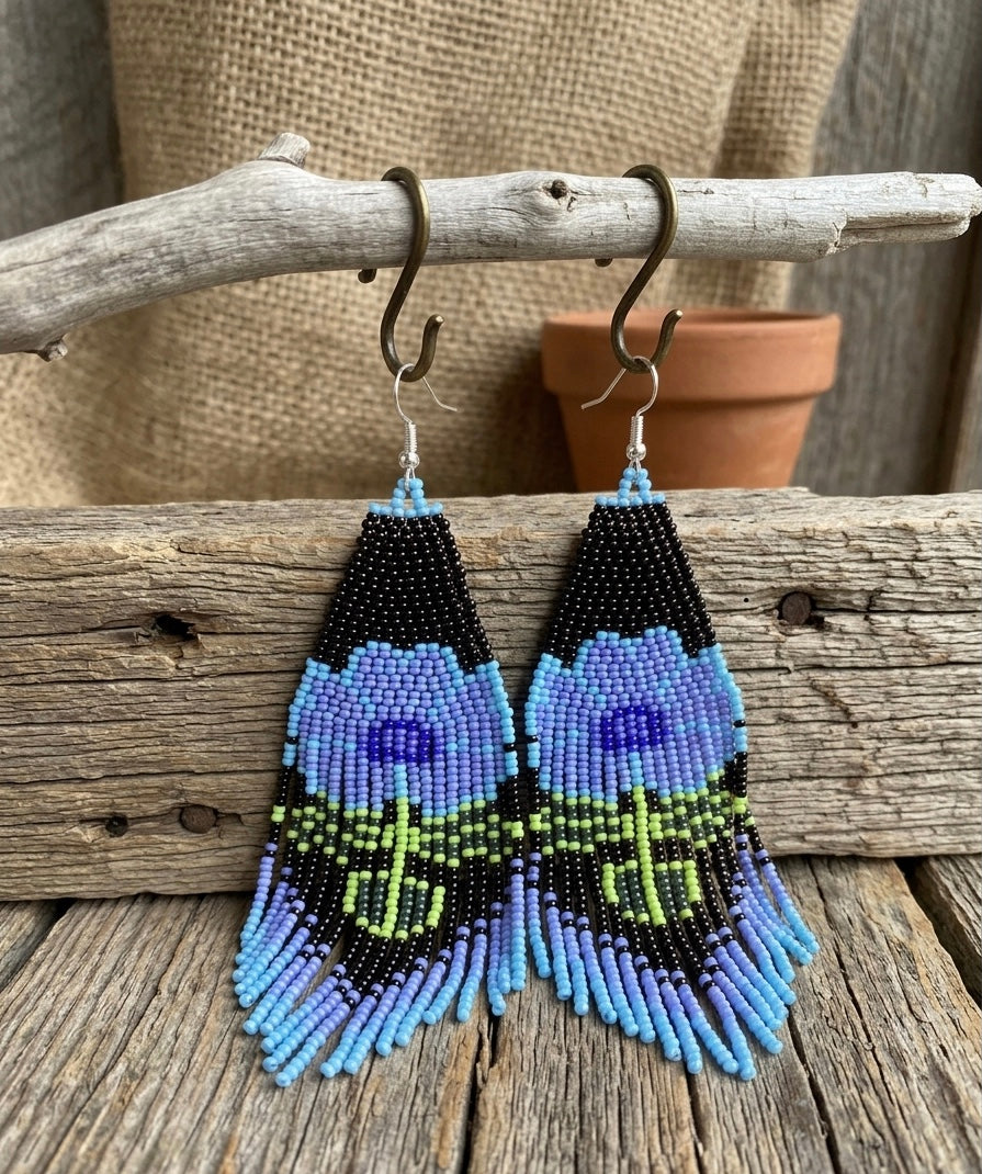 Boucles d'oreilles fleuries perlées (bleues)