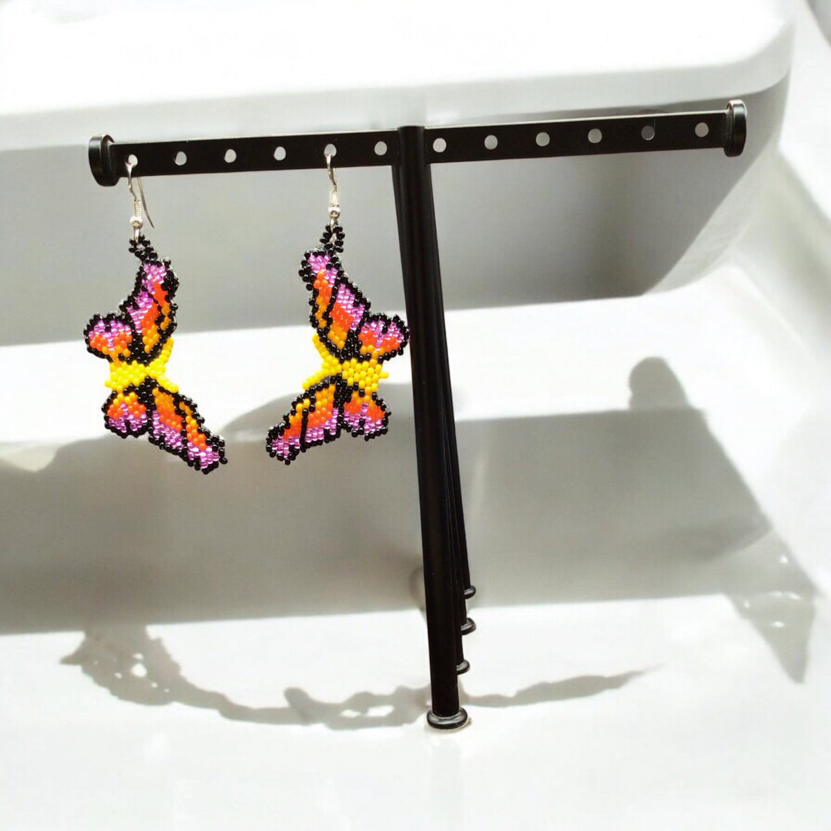 Boucles d'oreilles papillon perlé jaune et violet