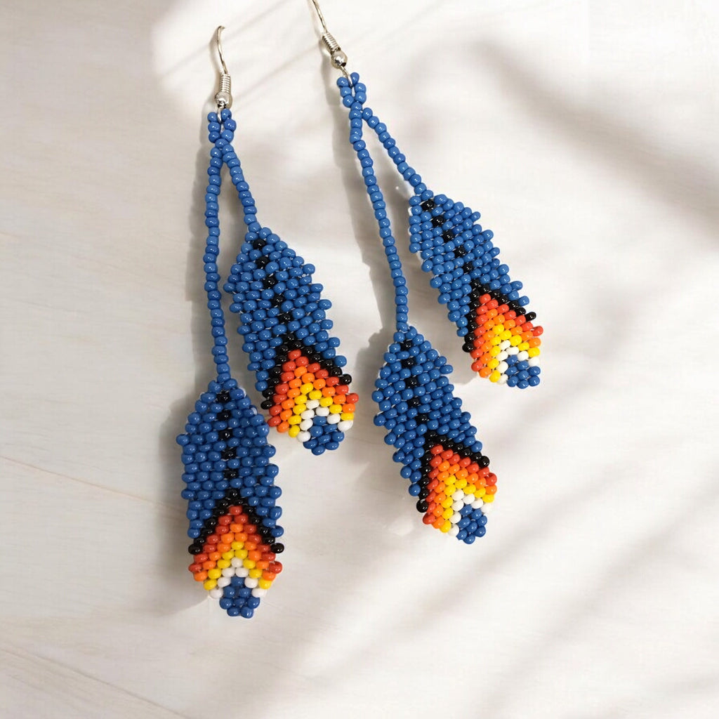 Boucles d'oreilles OldTribes™ en plumes perlées bleu foncé