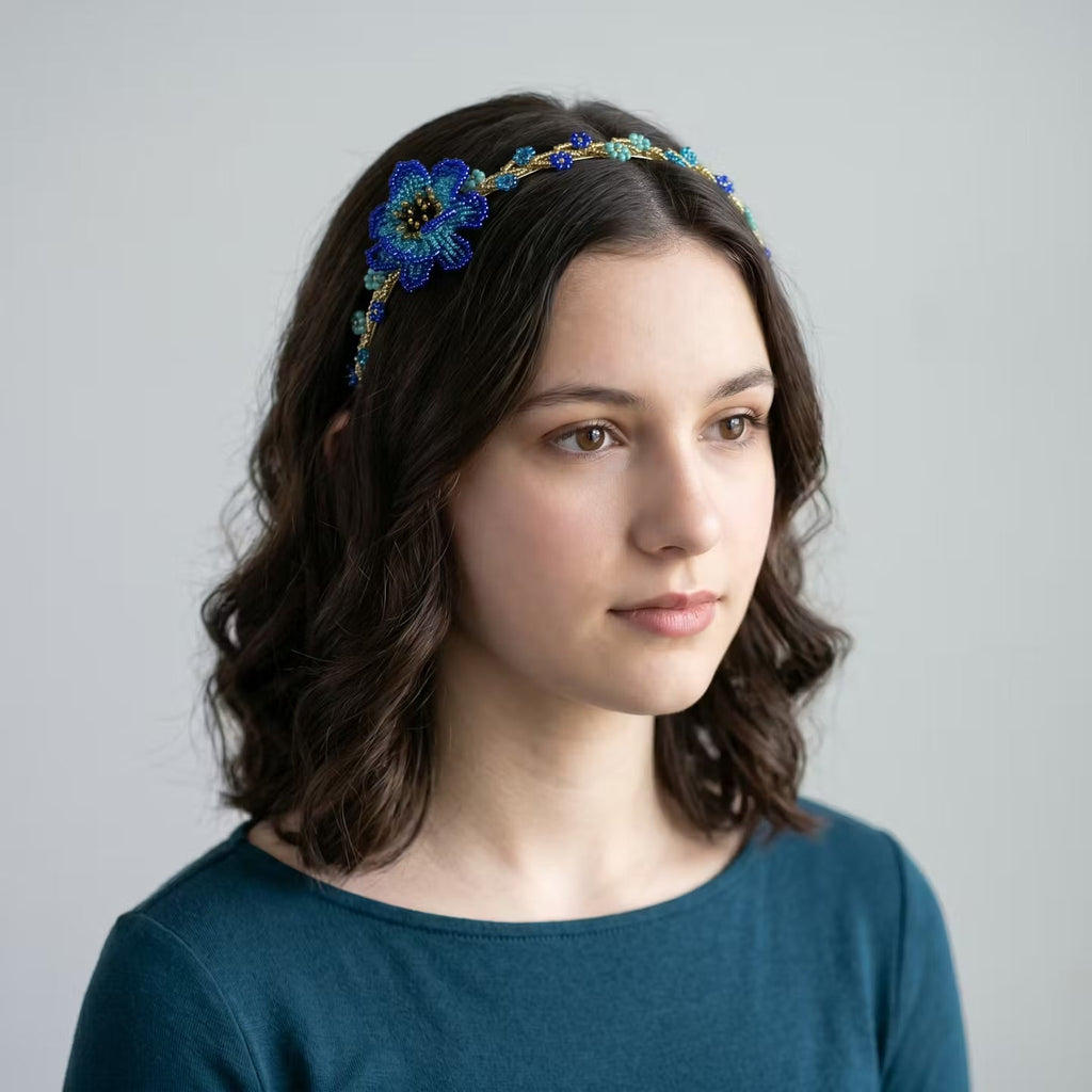 Serre-tête perlé avec fleur bleue