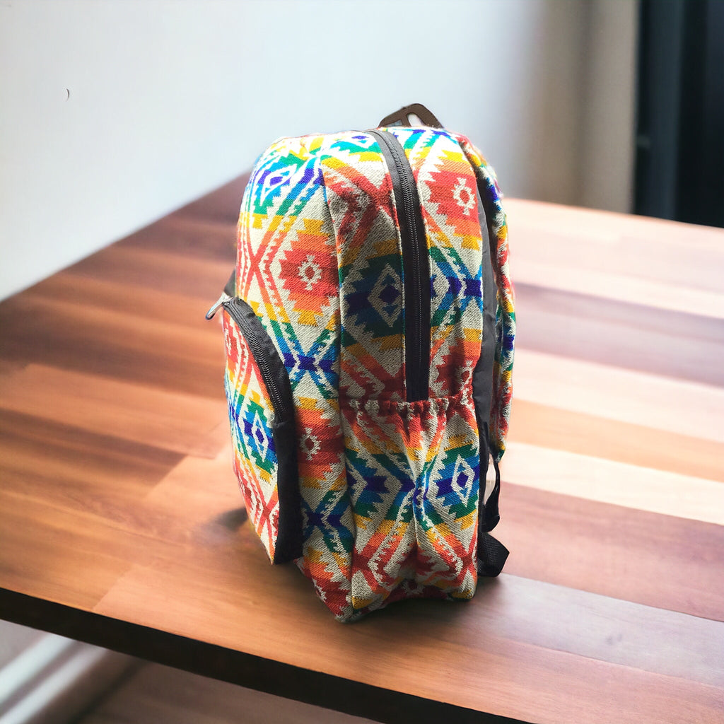 Sac à dos rouge de style autochtone