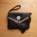 Sac bandoulière en cuir avec perles (marron chocolat)