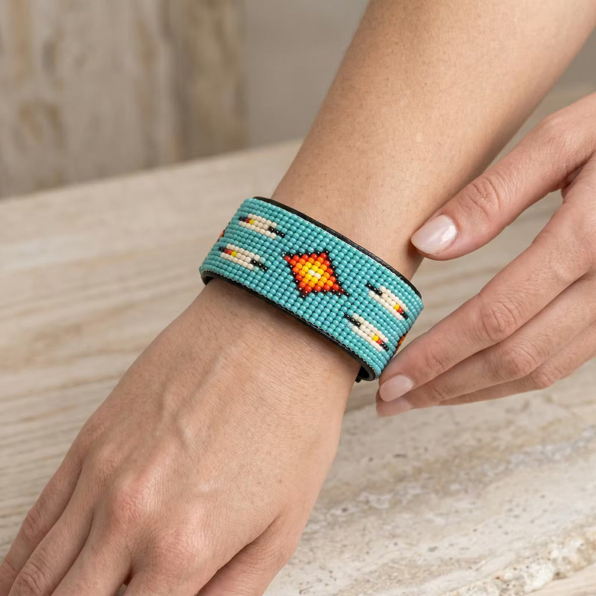 Bracelet manchette perlé (Turquoise)