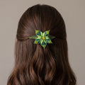 Barrette à cheveux perlée Fleur de braise verte