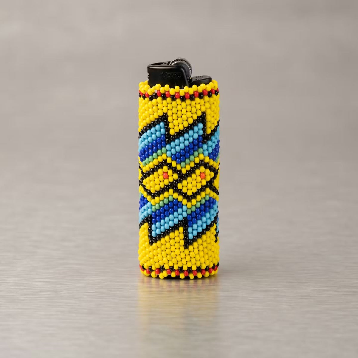 Étui à briquet perlé jaune et blanc