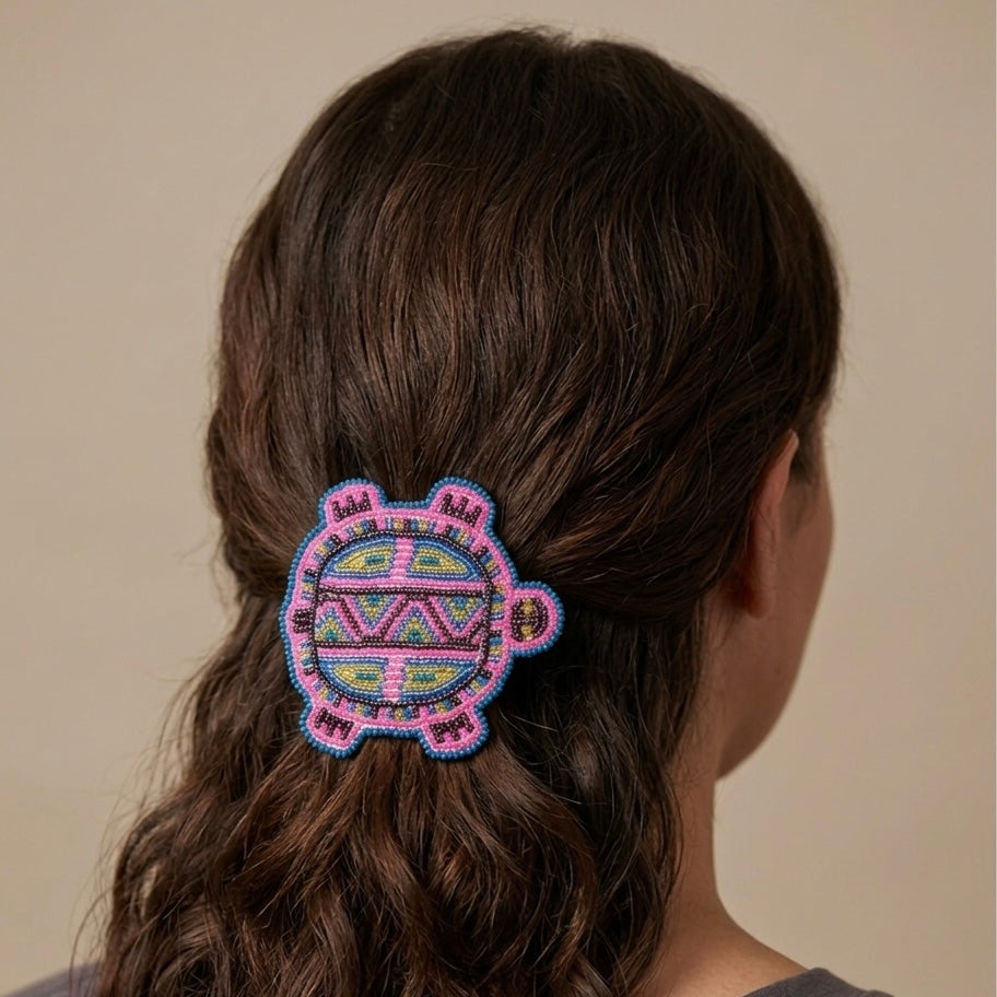 Barrette tortue perlée accent rose
