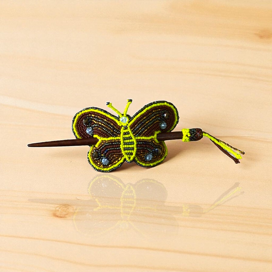 Barrette papillon faite à la main en perles jaune doré