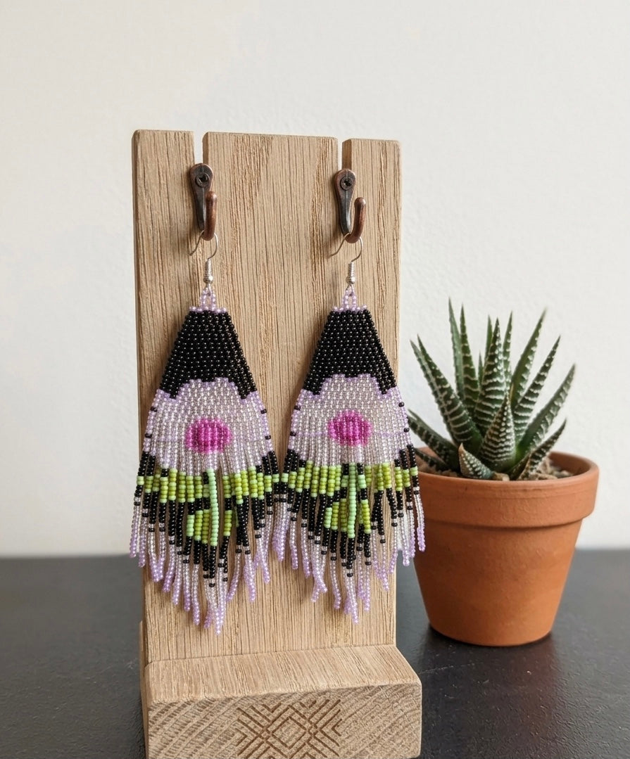 Boucles d'oreilles fleuries perlées (Violet)