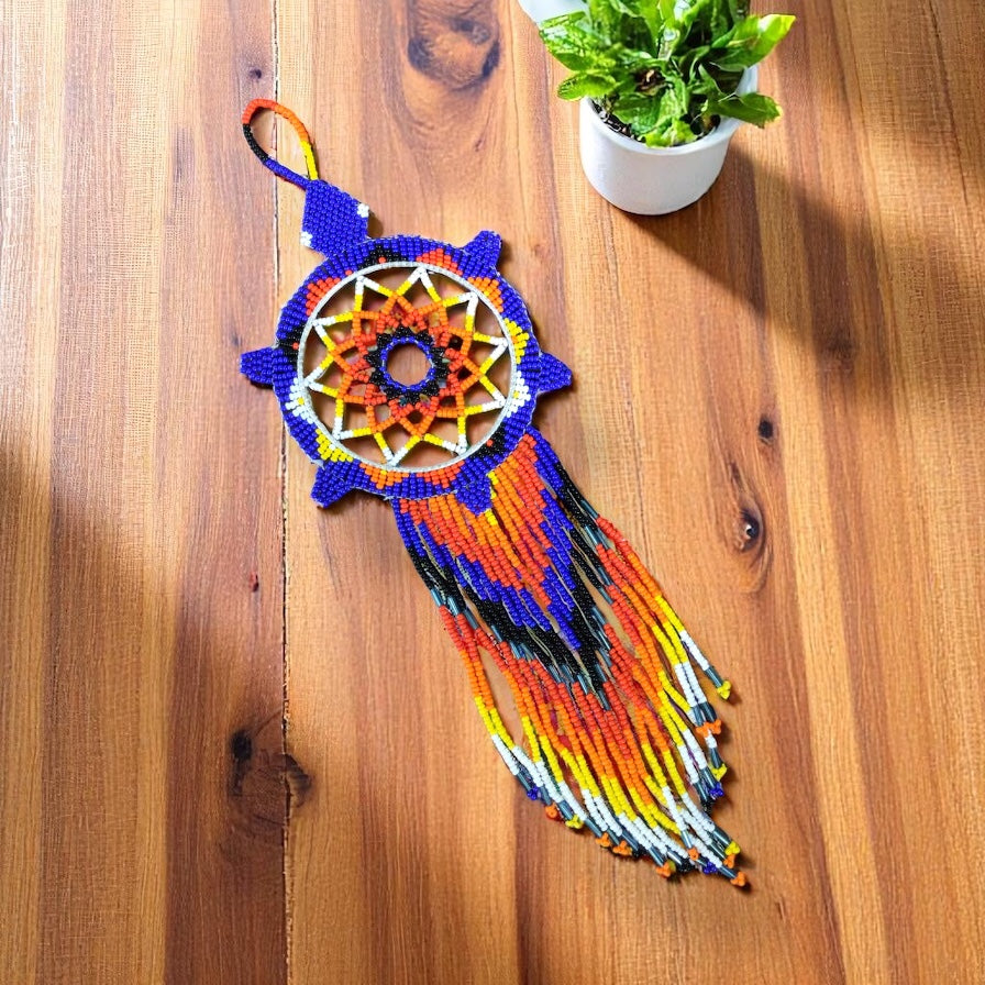 Attrape-rêves tribal perlé bleu et rouge