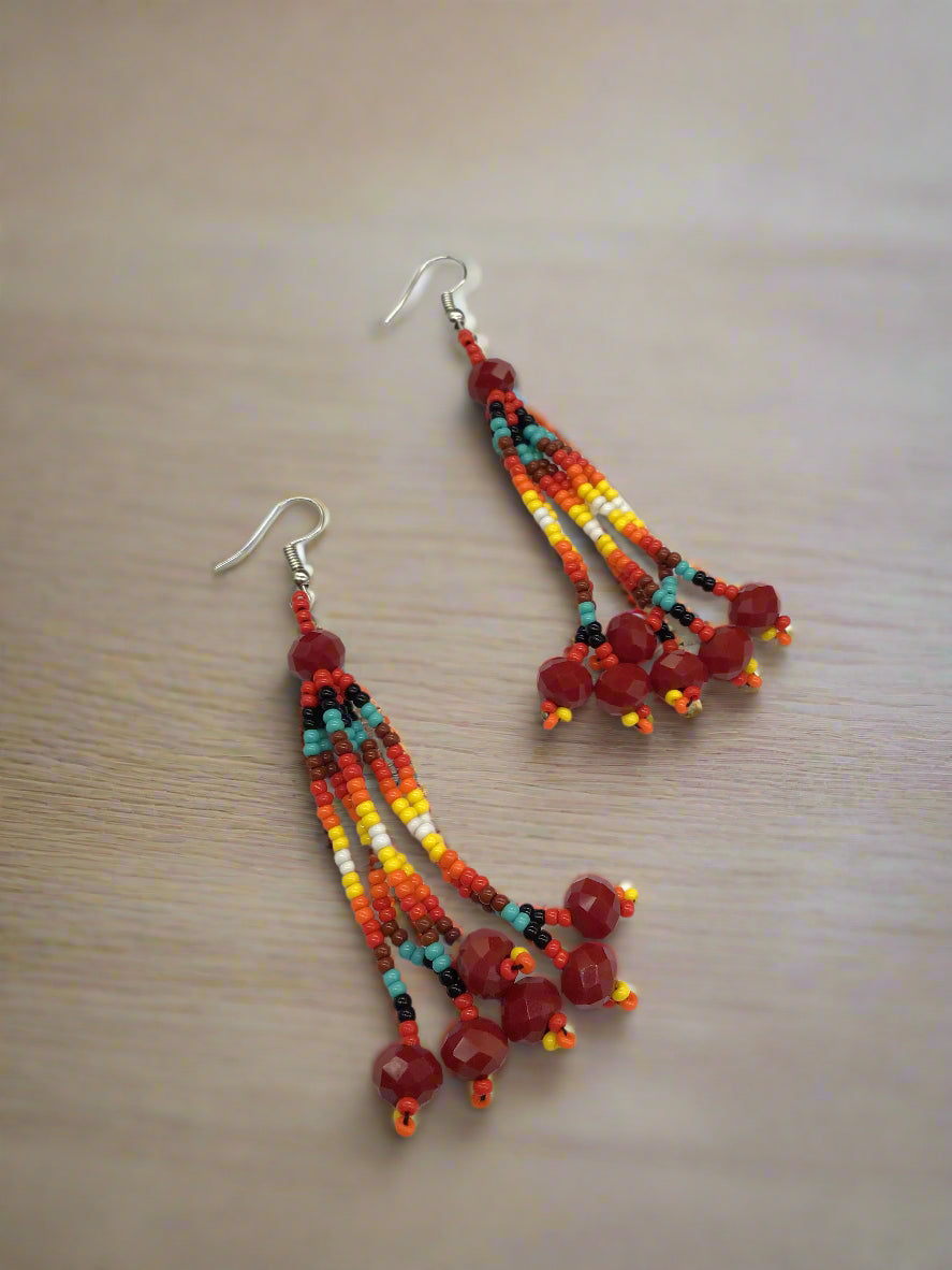 Boucles d'oreilles pendantes à cascade perlée rouge à six brins