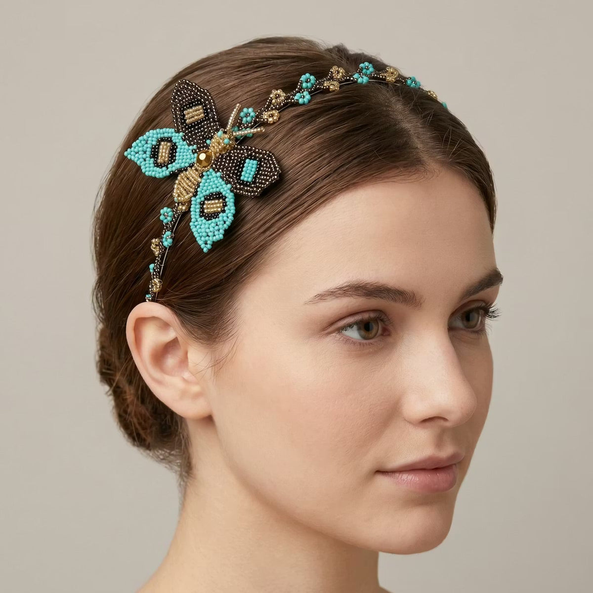 Serre-tête perlé avec papillon turquoise