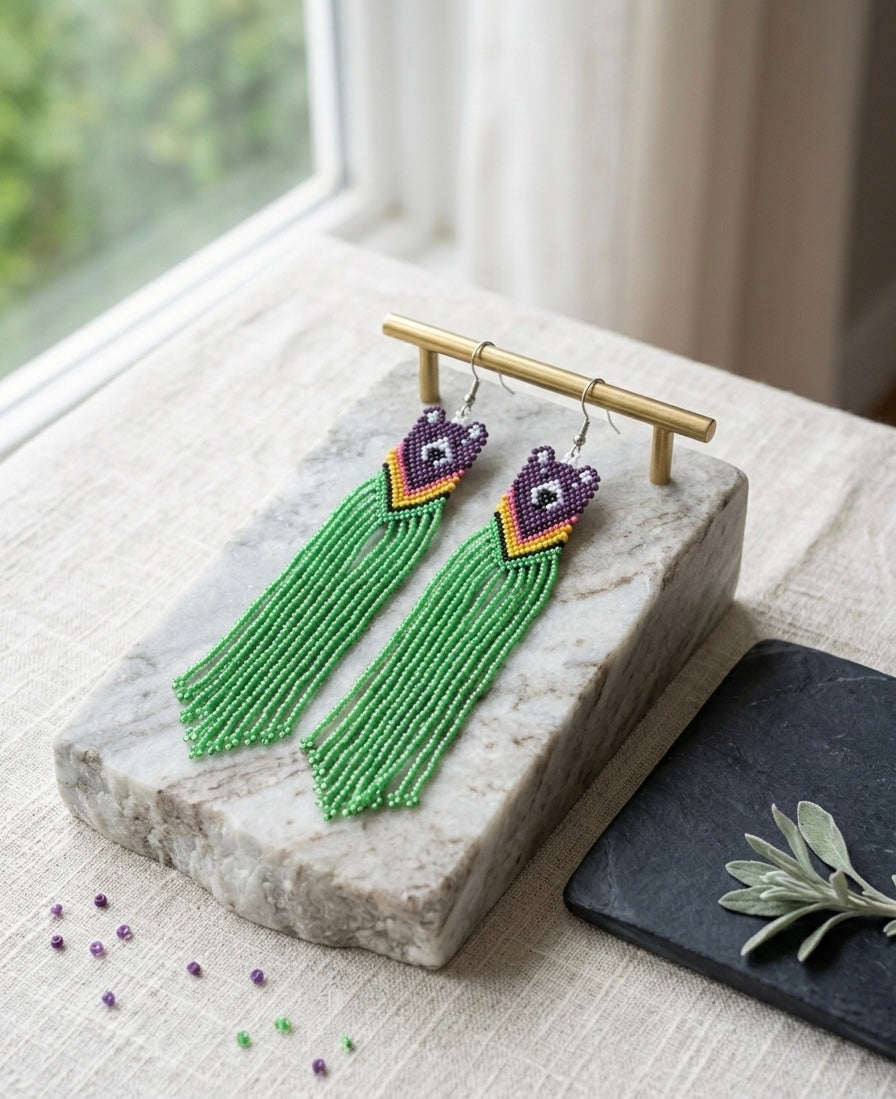 Boucles d'oreilles perlées ours indigène vert-violet