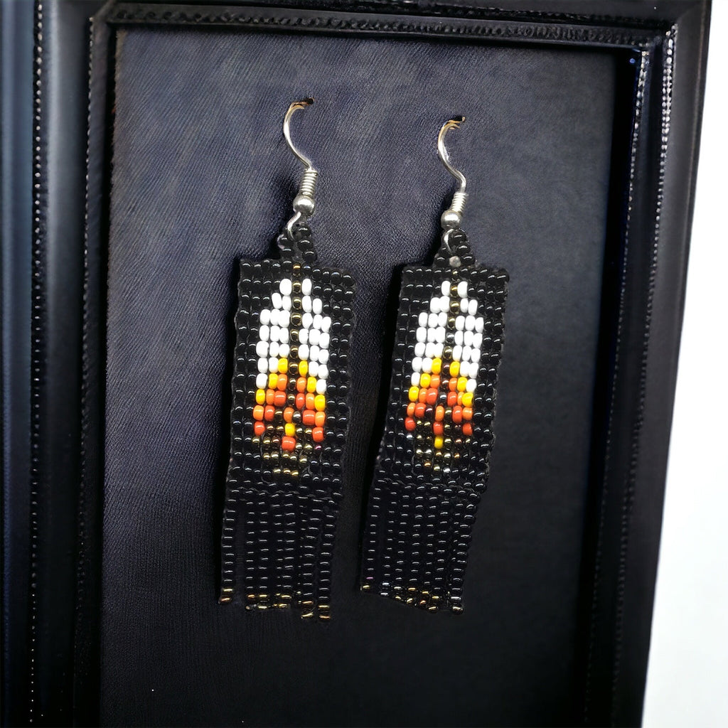 Boucles d'oreilles Oldtribes™ à plumes noires perlées