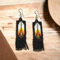 Boucles d'oreilles Oldtribes™ à plumes noires perlées