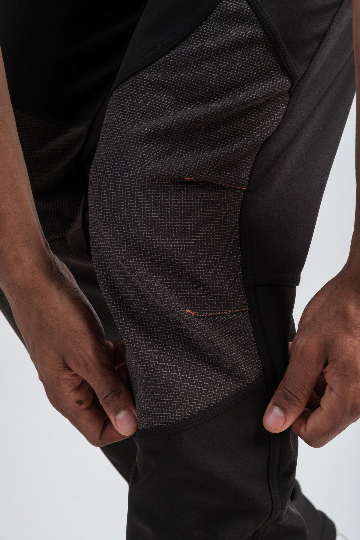 Pantalon d'aventure noir résistant à l'eau pour homme