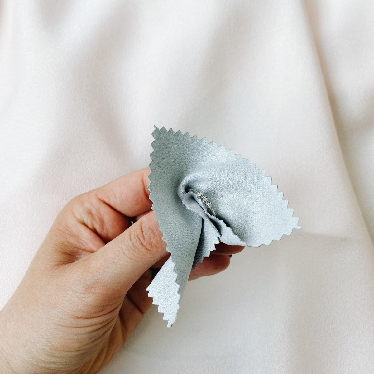 Cleaning wipe
