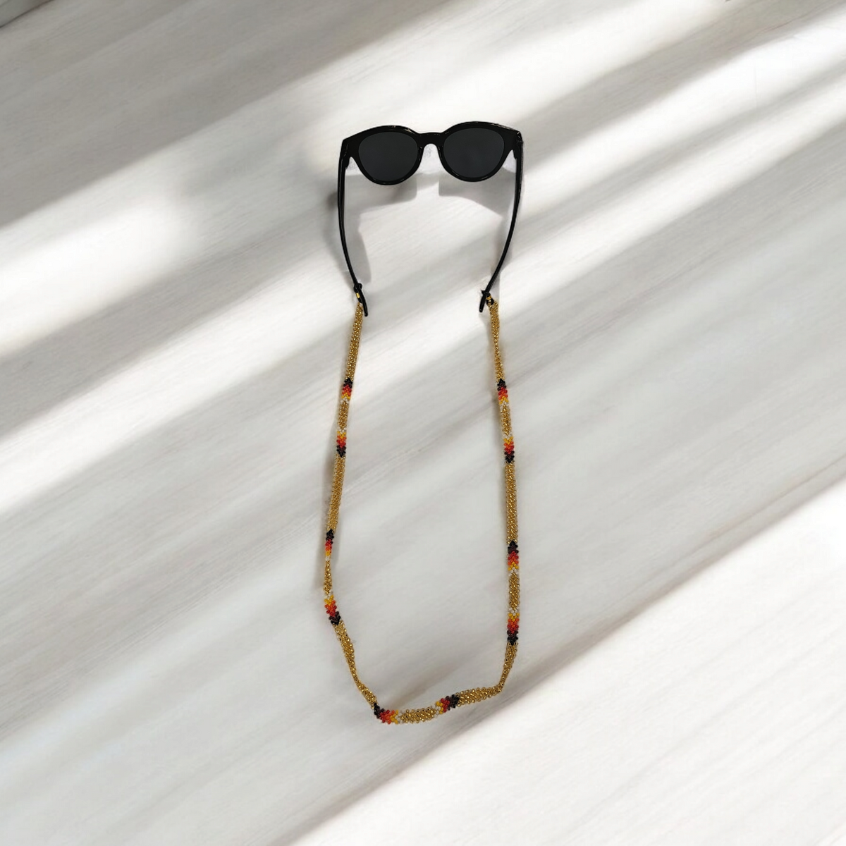 Chaîne de lunettes artisanale tissée à la main (Brun chameau)