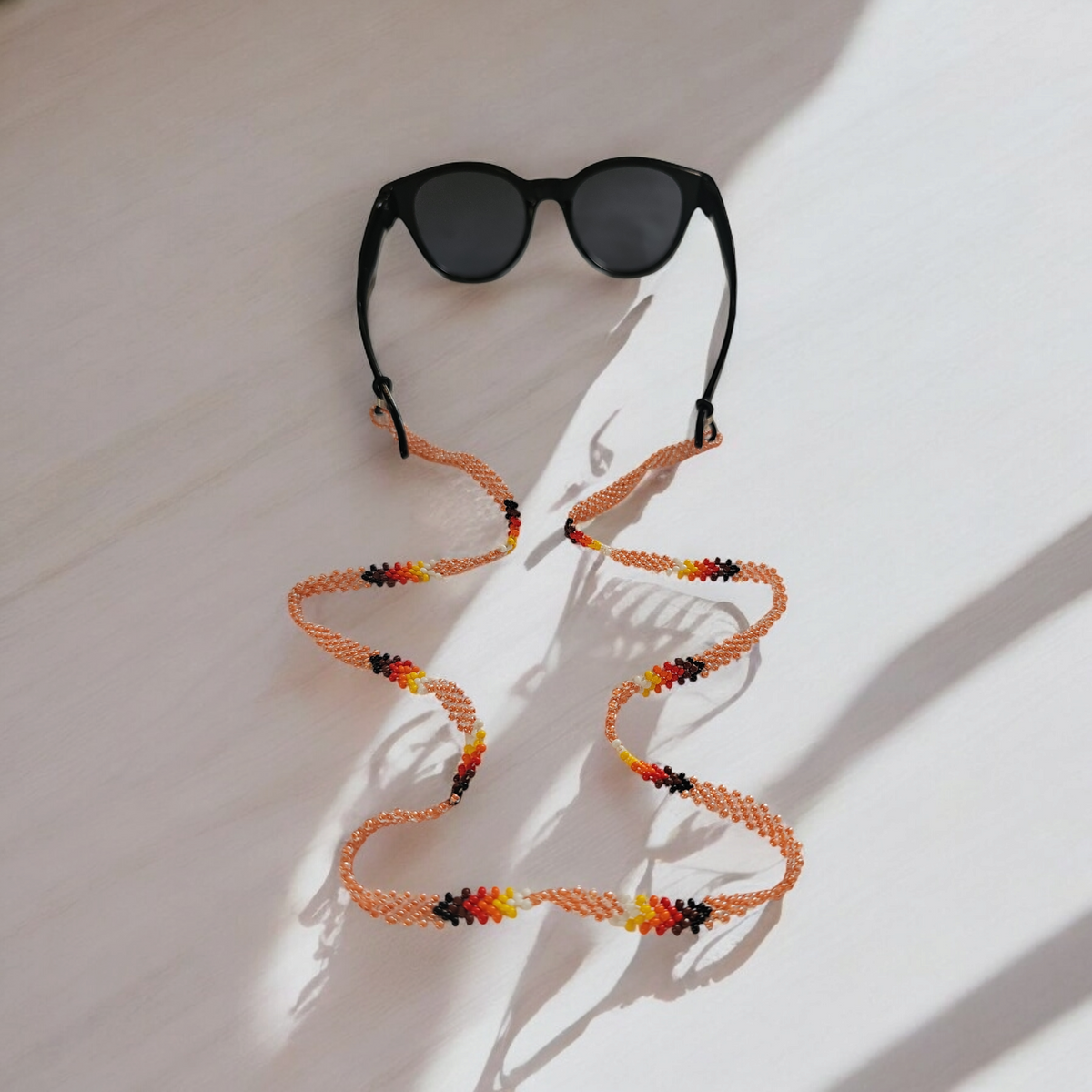 Chaîne de lunettes artisanale tissée à la main (Pêche)