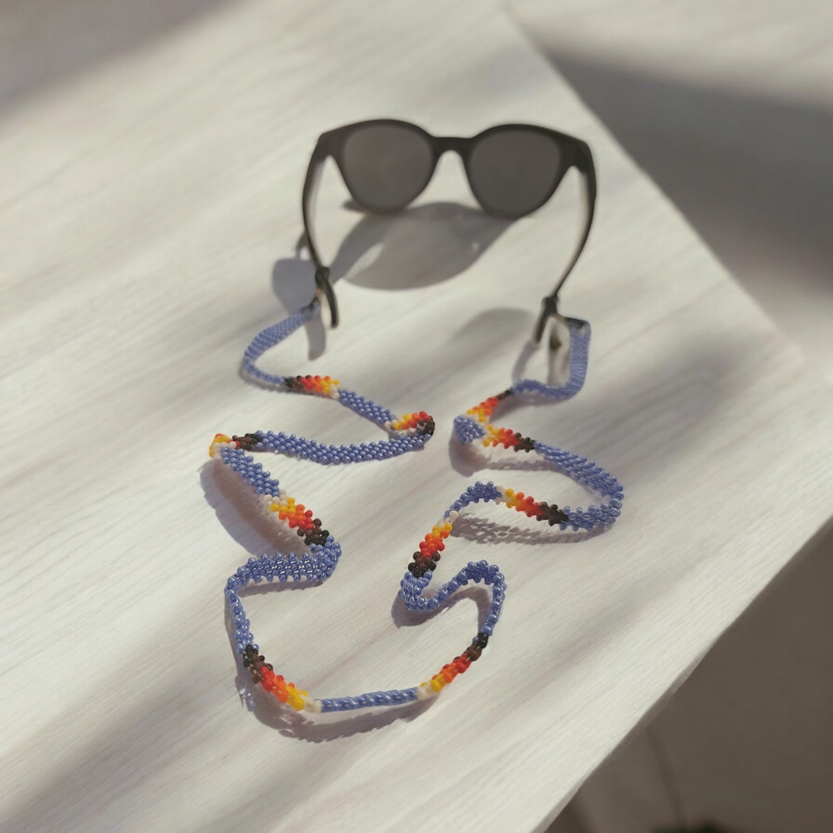 Chaîne à lunettes artisanale tissée à la main (violette)