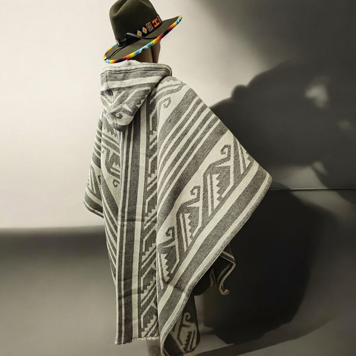 Ponchos gris en pure laine de lama